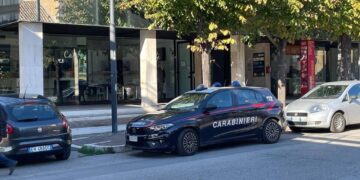 Operazione Blu Marine: sequestrati quattro bar, un negozio, un autosalone e molte auto