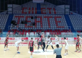 Cissè e Ucci trascinano l’Unibasket: Teate superata in casa 68 a 56