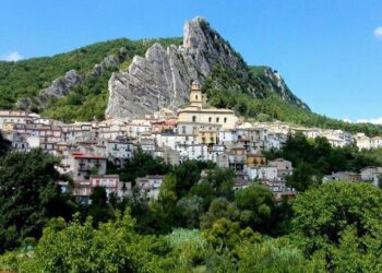 La patria dei cuochi partecipa alla campagna contro il cibo sintetico