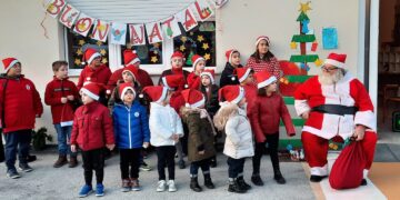 Amicizia, gioia e pace: la magia del Natale avvolge le strade di Carpineto Sinello