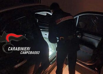 In trasferta dal Casertano per rubare nei centri della “Trignina”: fermate 3 auto, sospetti in fuga