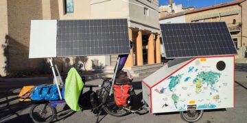 Dalla Germania con la bici fotovoltaica: giro d’Europa in solitaria fa tappa a Vasto