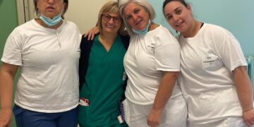 «Ogni nascita è un evento speciale», dopo 42 anni l’ostetrica Concetta Campitelli va in pensione