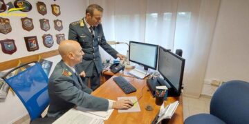 Abita in una villa di 26 stanze, ma percepisce il reddito di cittadinanza: denunciato