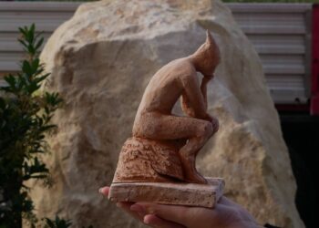 I ragazzi del liceo artistico al lavoro per il progetto Fiabosco Academy