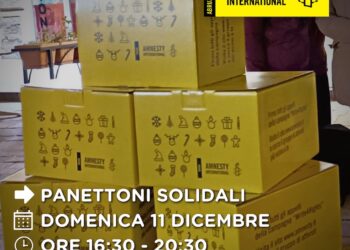 In piazza Diomede a Vasto i panettoni solidali di Amnesty International