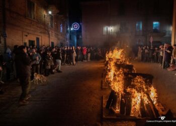 A Pollutri la cottura delle fave in onore di San Nicola: una festa di comunità e condivisione