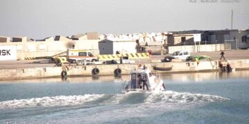 Malore su un mercantile: marittimo riportato a terra e poi in ospedale