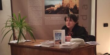 A Palmoli presentato “Geografie emozionali”, libro di poesie di Giusy Carminucci
