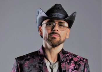 “Italiani nel mondo” è il nuovo disco di Roby Santini: storie di emigranti raccontate in musica