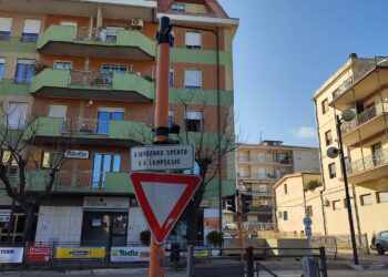 Semafori spenti, rotti o a lampeggio: una decina di impianti da sostituire