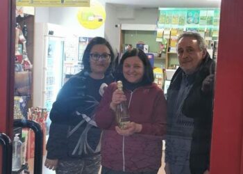 Gratta e vinci, gioca 10 euro e vince 2 milioni