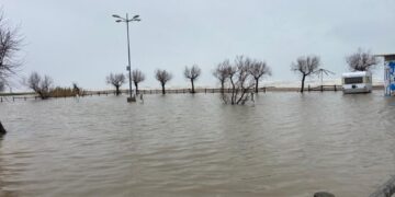 Allagamenti sul lungomare: danni alle strade e circolazione interdetta