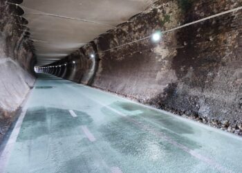 Via Verde, piove nelle gallerie: aperte, ma «si declina ogni responsabilità»