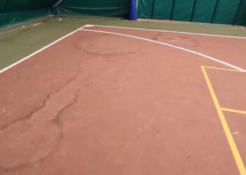 «La neve ha danneggiato il campo coperto perché la manutenzione è assente»