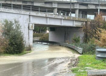Esonda il torrente Mergolo, a Montenero di Bisaccia chiusa la strada “Querce Grosse”