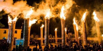 A Fara Filiorum Petri si accendono le alte “farchie di Sant’Antonio”