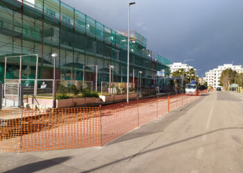 Nuovi marciapiedi, asfalto e illuminazione: al via la riqualificazione di via Magellano