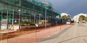 Nuovi marciapiedi, asfalto e illuminazione: al via la riqualificazione di via Magellano