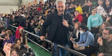 Col professore-influencer la fisica piace agli studenti: spalti gremiti per Schettini