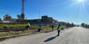 Rifiuti abbandonati dagli autotrasportatori, Amazon provvede alla pulizia