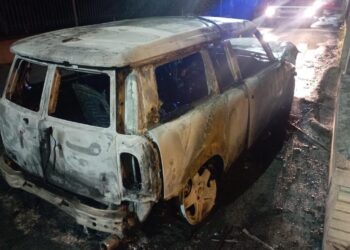 Vasto, nella notte auto distrutta dalle fiamme