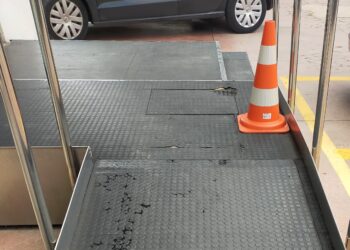 Farmacia comunale e barriere architettoniche, «serve più attenzione ai fragili»