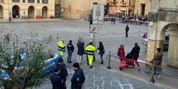 Carnevale, norme di sicurezza e polemiche, commercianti: «Chiusi come polli in gabbia»