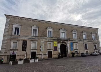 La facciata di Palazzo D’Avalos “sotto la lente” per i lavori di recupero da 800mila euro