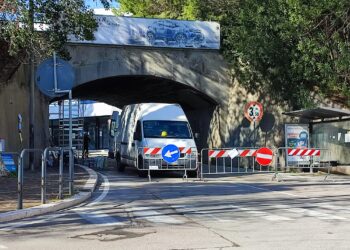 Lavori al ponte della vecchia stazione, strada chiusa dalle 8,30 alle 19 per tutta la settimana
