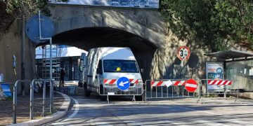 Lavori al ponte della vecchia stazione, strada chiusa dalle 8,30 alle 19 per tutta la settimana