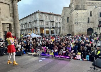 Lucilla ed il tradizionale sparo di carnevale fanno divertire piazza Plebiscito