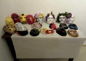 In piazza Diomede il banchetto con le maschere artigianali dell’Anffas