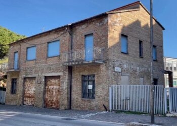 «La Asl compri questo fabbricato per ampliare l’ospedale San Pio»
