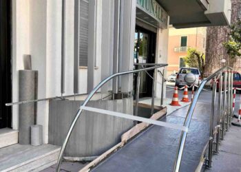 Lavori in corso alla rampa della farmacia comunale di viale Cappuccini