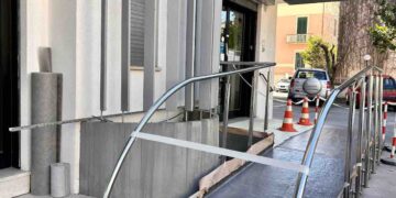 Lavori in corso alla rampa della farmacia comunale di viale Cappuccini