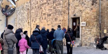 Con San Biagio torna la tradizione dell’unzione della gola