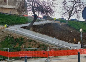 Nuova gradinata per il terminal bus di piazzale Memmo