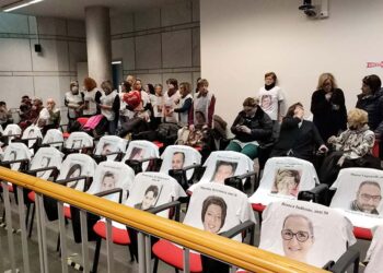 Tragedia Rigopiano, 5 condanne e 25 assoluzioni. In aula la rabbia dei familiari