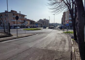 «Tra auto contromano e pericoli alla rotatoria, via Spalato come una pista da rally»