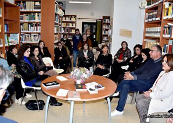 La biblioteca comunale di Cupello gremita per il primo “caffè letterario”