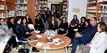 La biblioteca comunale di Cupello gremita per il primo “caffè letterario”