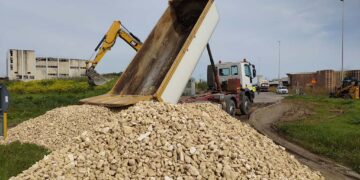 Iniziati a San Salvo i lavori per riempire le voragini all’incrocio Pilkington/Tecnopack