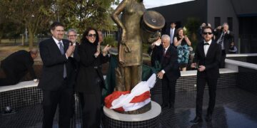 Melbourne, inaugurata la fontana abruzzese delle “quattro cannelle”