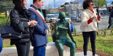 Cento anni fa nasceva don Milani. Vasto dedica un monumento al prete degli ultimi