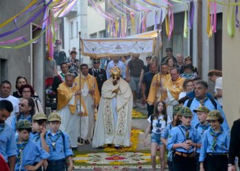 A Carunchio torna la suggestiva infiorata e festeggia la 20ª edizione