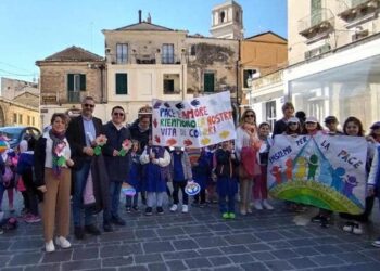 Settimana della cittadinanza, i bambini marciano per la Pace e lanciano messaggi di solidarietà e fratellanza