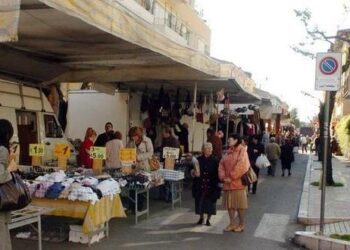 Mercato settimanale, torna l’area food insieme a nuove bancarelle