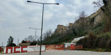 Ancora fermi i lavori al parcheggio delle Ripe