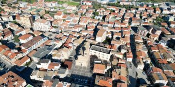 Spopolamento e “serrande abbassate”: nel Vastese oltre 30mila case inabitate